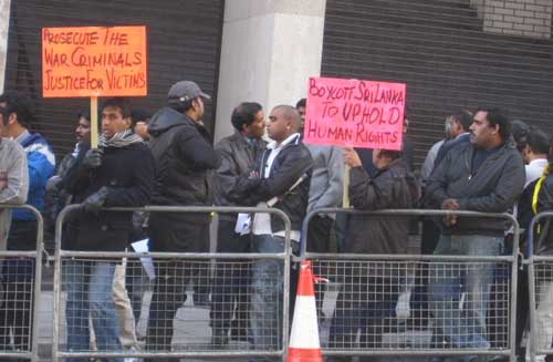 Protest_aginst_srilankan_gov191010London15.jpg