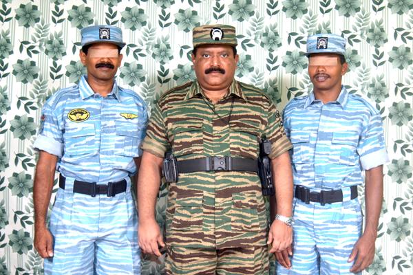Air-Tiger-members-with-LTTE-leader-V.-Pirapaharan.jpg