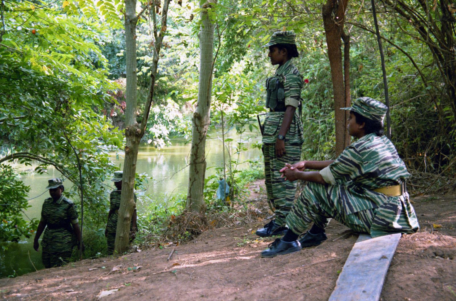 Women_of_the_LTTE_2.jpg
