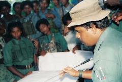 Balraj explaining the plan for Op. Unceasing Waves-III, the Tiger offenisve on Paranthan and EPS in year 2000..jpg