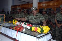LTTE-leader-pays-last-respects-to-Commander-Balraj_04.jpg