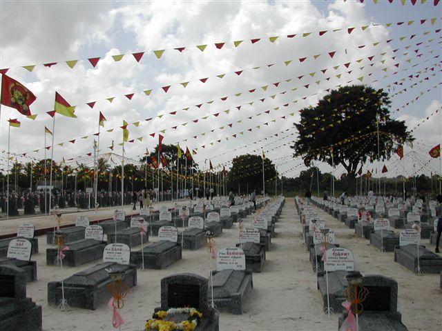 Kanagapuram Martyr's graveyard in Kilinochchi.jpg
