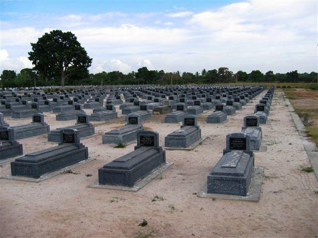 Martyr's graveyard in Kanakapuram2.jpg
