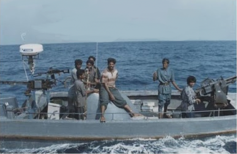 large.main-qimg-f00373557144effcc5298509