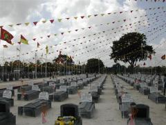 Kanagapuram Martyr's graveyard in Kilinochchi.jpg