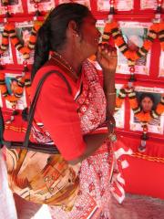 41 yrs - old Sinthamani Visvalingam from Kilinochchi, weeps as she saw a photograph which looks like her son, but she says there is no name or age or place of birth mentioned. son went to Thirunelvely in 1990 with .jpg