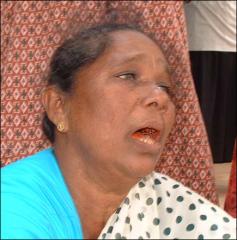 A woman victim in Nilaveli refugee camp.jpg