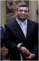 மருத்துவர் வாமன் என்று அழைக்கப்படும் Dr. V. தர்மரட்ணம்.png