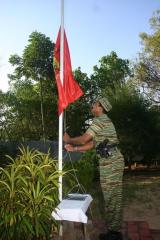 Col.Jeyam-hoisting-the-Tamileelam-flag.jpg