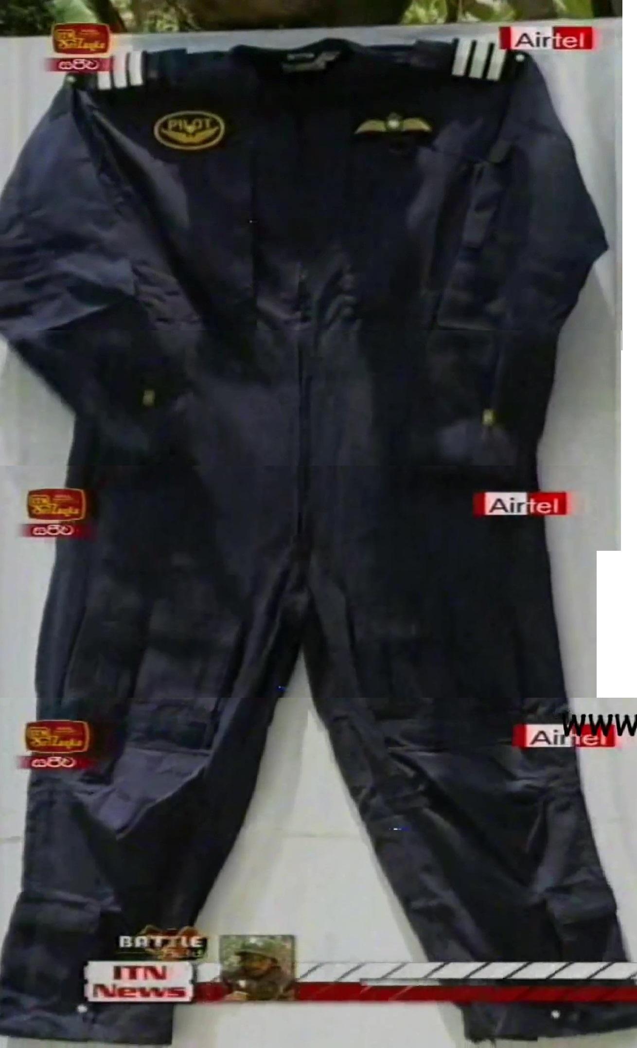 வான்புலிகளின் பறனை உடுப்பு - LTTE's Sky Tigers flight suit - From Sri Lankan Military wartime report.jpg