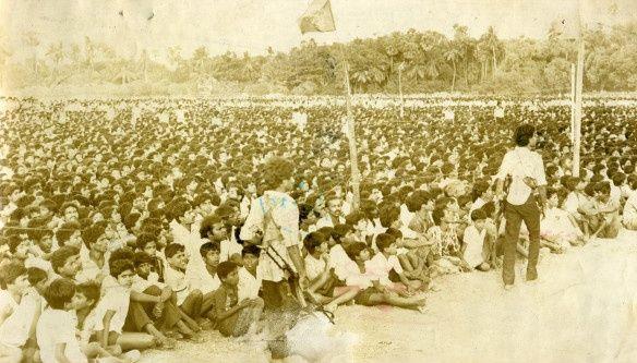 Thousands-of-people-gathered-to-listen-Prabhakaran-and-other-LTTE-leader’s-speeches..jpg