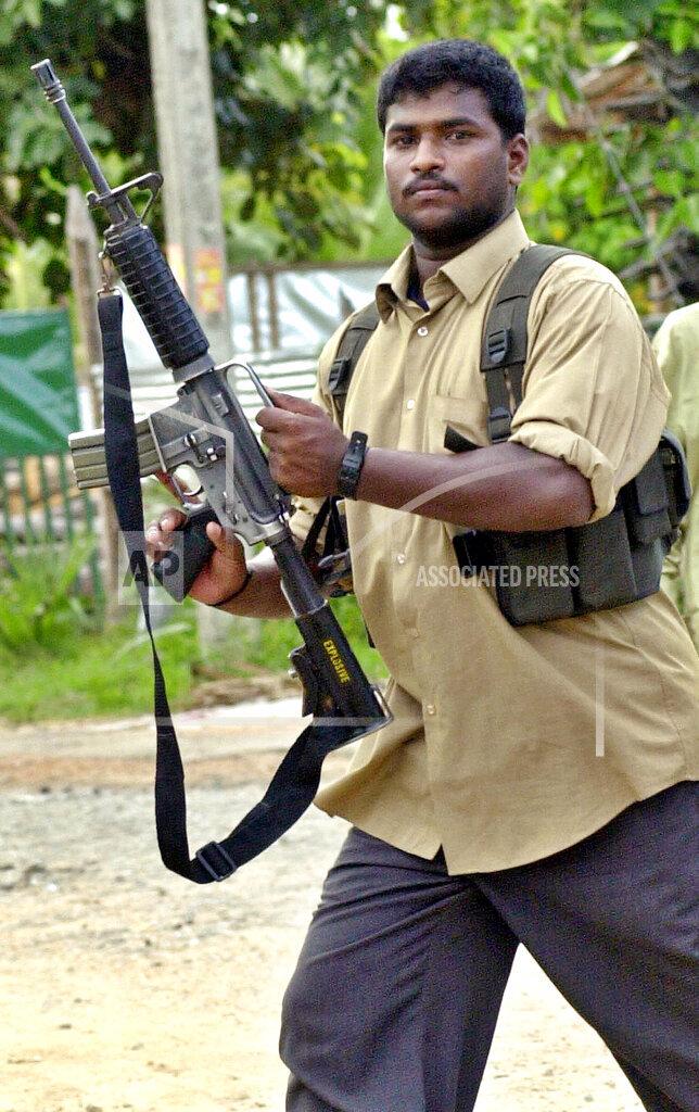 tamil tiger in verugal, april 12, 2004 chenkallady, batti.jpg