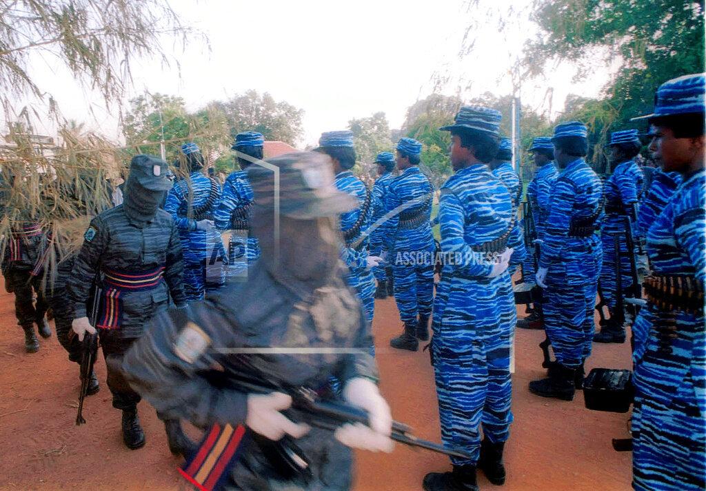 nov 27 2002, mullaiteevu Sea Tigers of LTTE during a marchpast.jpg