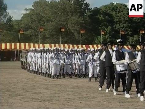 2002 tamil women march past 5.jpg