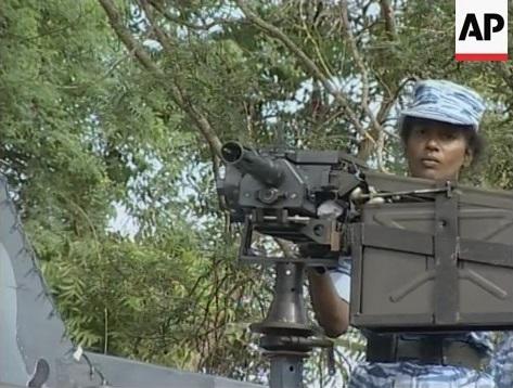 2002 tamil women march past wr.jpg
