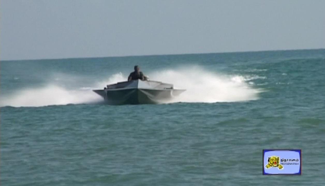 Idiyan class boat of Sea Black Tigers  5.jpg