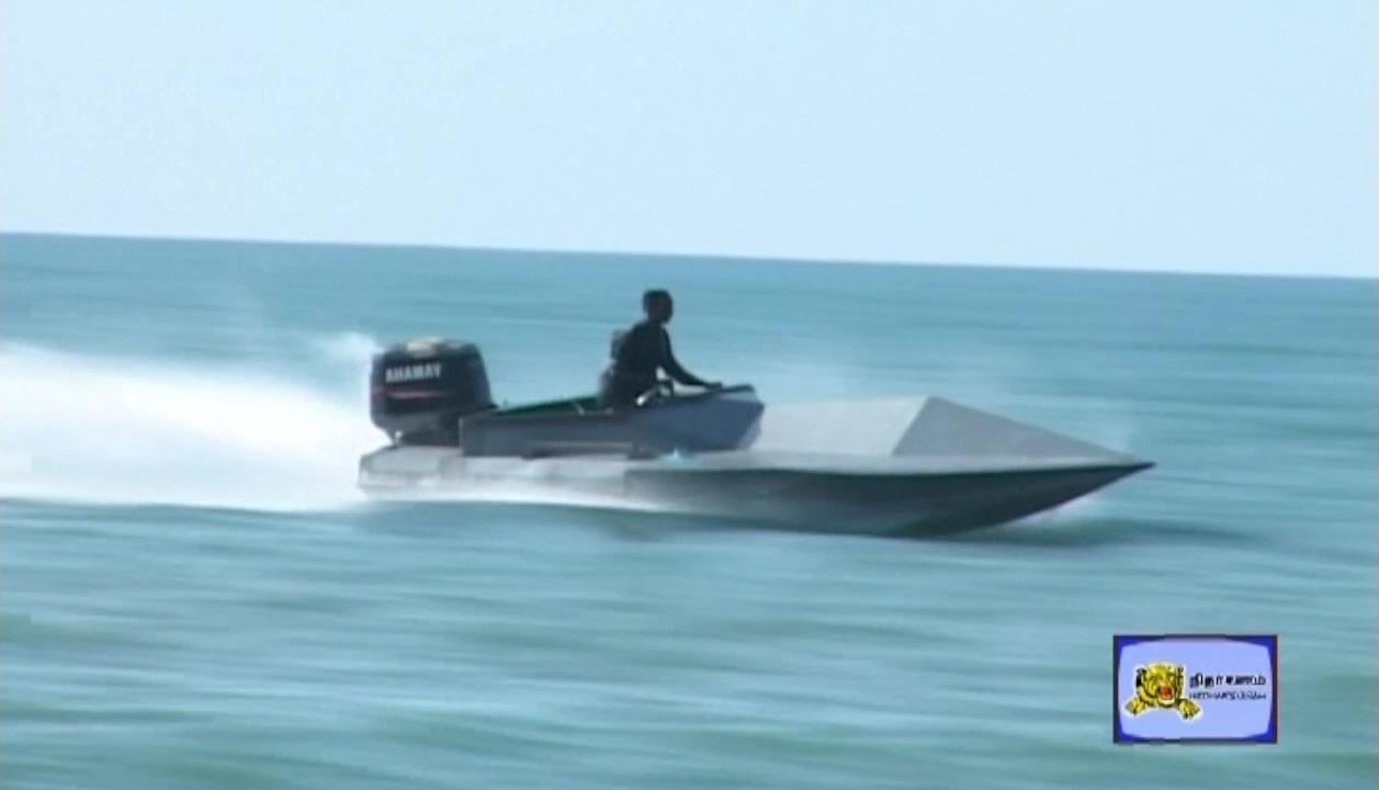 Idiyan class boat of Sea Black Tigers  1.jpg