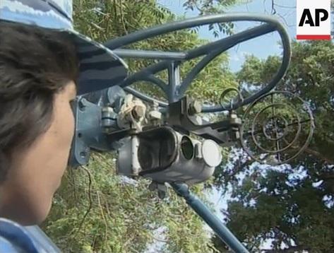 2002 tamil women march past qw.jpg
