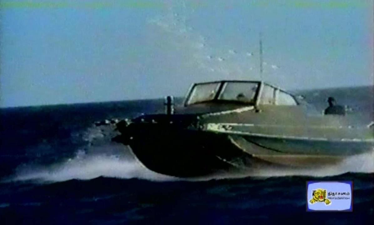 Vellai class boat of the ltte Sea Tigers.jpg