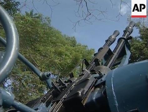 2002 tamil women march past e2.jpg