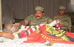 ltte_leader_jos_para_1 LTTE leader paying tribute to TNA MP Joesph Pararajasingham,.jpg