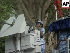 2002 tamil women march past 234.jpg