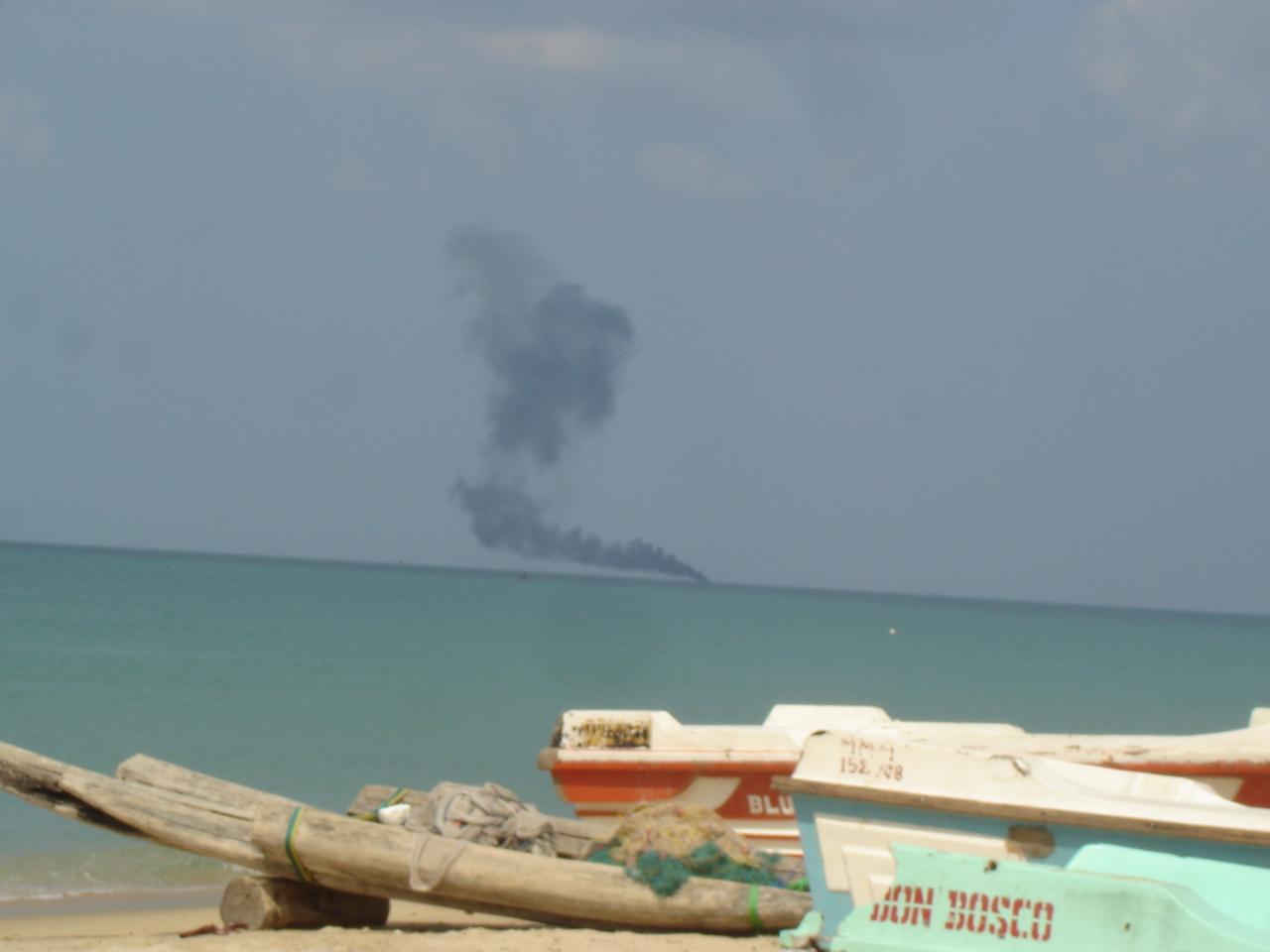 30_04_09_ Explosion in the sea.jpg