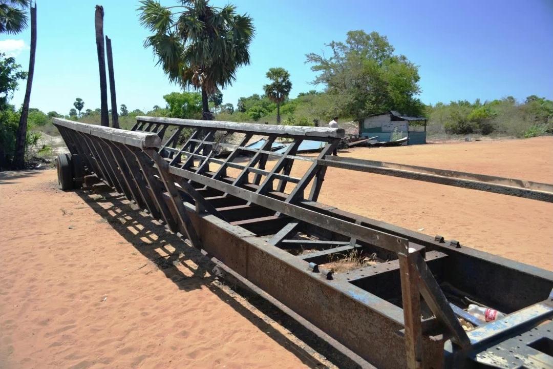 படகு காவி .jpg