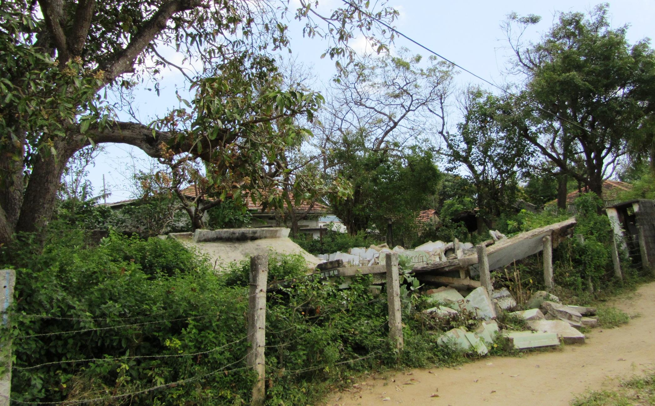 Pirapaharan_house_2011 The destroyed house of Parvathi Ammaa.jpg