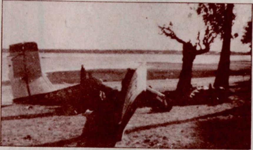 SLAF Sea Plane destroyed by Tamil Tigers on 15.6.1984 in Karainagar, Northern Tamileelam 2.jpg