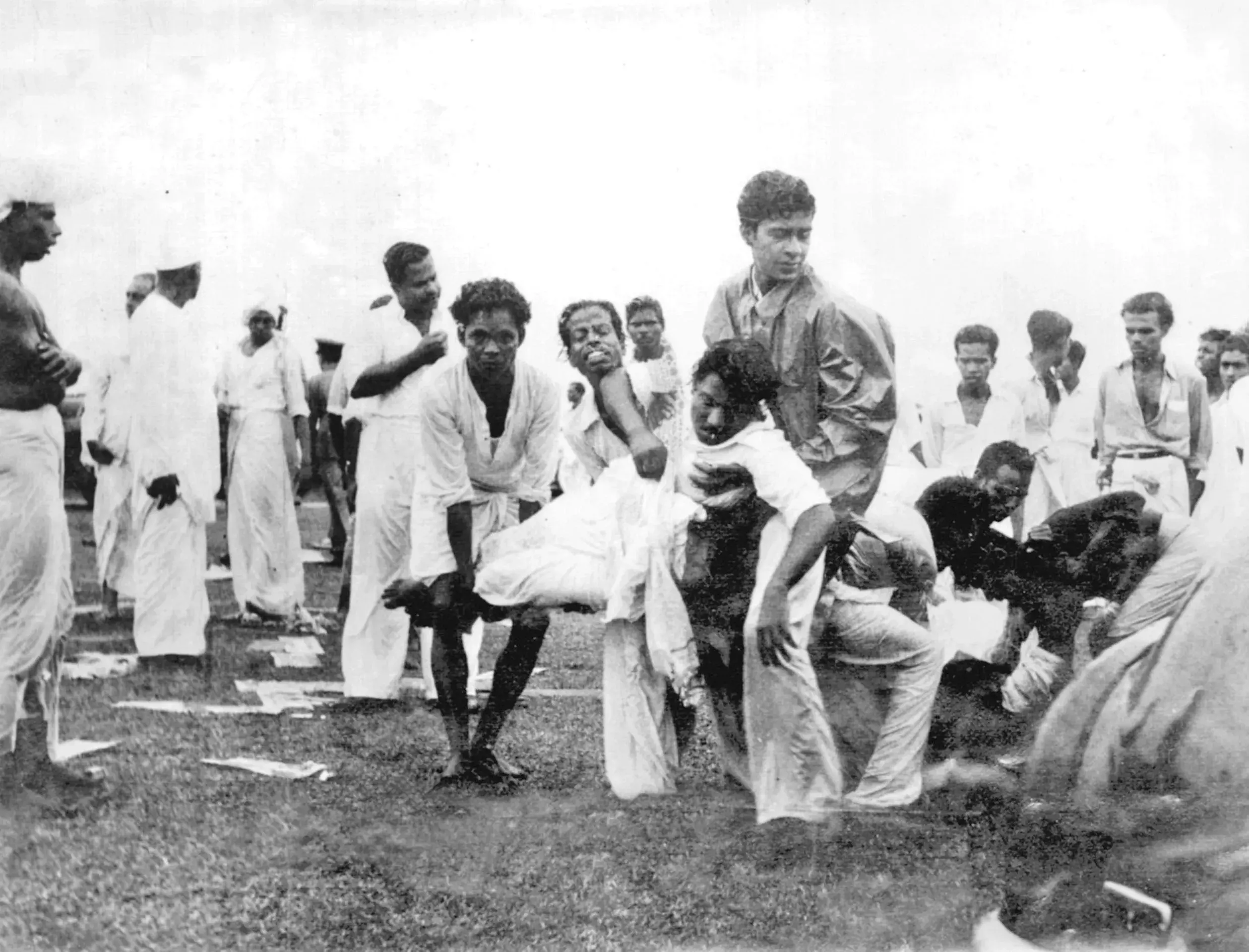 2satyagrahis-forcibly-removed-by-sinhalese.webp