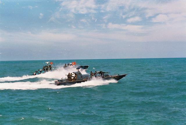 Sea Tigers Gunboats - சண்டைவண்டிகள் - கடற்புலிகளின் படகுகள்
