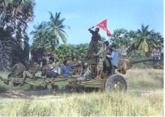 பரம்பப்பட்ட ஆனையிறவுக் கூட்டுப்படைத்தளத்திலிருந்து கைப்பற்றப்பட்ட 152மிமீ சேணேவி