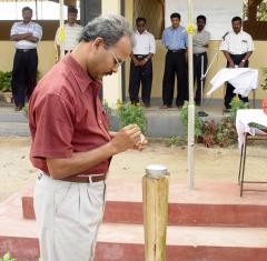 2005 ஆம் ஆண்டு ஜூன் 11 அன்று தமிழீழம் மன்னார் மாவட்டம் ஆண்டான்குளத்தில் என்னுடைய புயலின் நிறங்கள் ஓவியக் காட்சி நடைபெற்றது..jpg