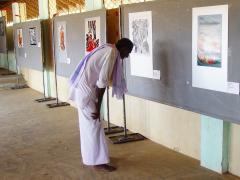 முதல் பெண் மாவீரர் 2 ஆம் லெப்டினன்ட் மாலதியின் தந்தை ஓவியக் காட்சியிலும் 3.jpg