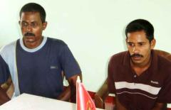 home_guard_21_03_06_01 Arrested Muslim home guards at the press briefing held by LTTE in Sampoor..jpg