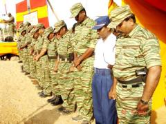 Muttur0701_03 6,000 soldiers.jpg