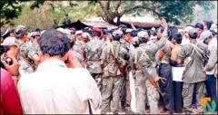 The SLA attempting to block the crowds that went to welcome the Liberation Tigers at Muahamalai.jpg