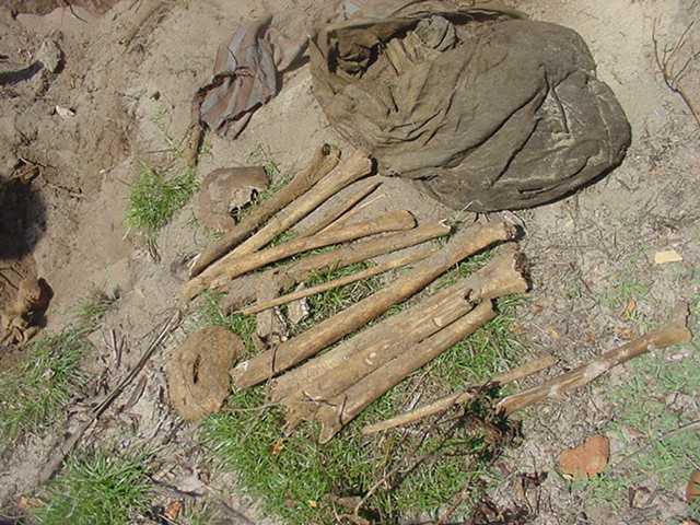 Thiraykeeni massacre by muslim - remains (2).jpg