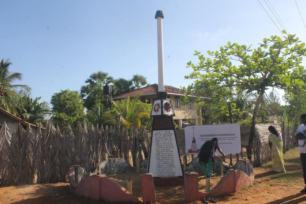Massacre by Muslim home guards - Puthukkudiyiruppu massacre memorial  (1).jpeg