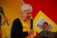 Maire Leadbeater addressing the audience in Auckland, New Zealand..jpg