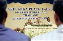 hold a joint news conference after the three-day peace talks in Thailand..jpg