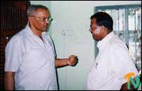 Mr. Karikalan, senior official of the LTTE's political division talking to the Sri Lanka govt. represntaive (left) and Mr. Karikalan with Gen. Mr. Petter Nuland, Gen Furuhovde and Pulithevan das.jpg