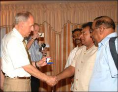 new_hom_meet_06 SLA soldier, Constable, in LTTE custody released.jpg