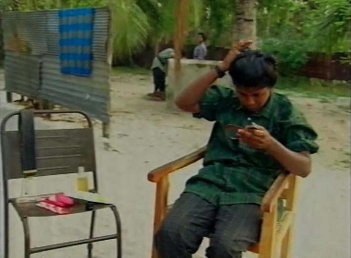 Liberation Tigers of Tamil Eelam's women soldiers in batticaloa 1996 (12).jpg