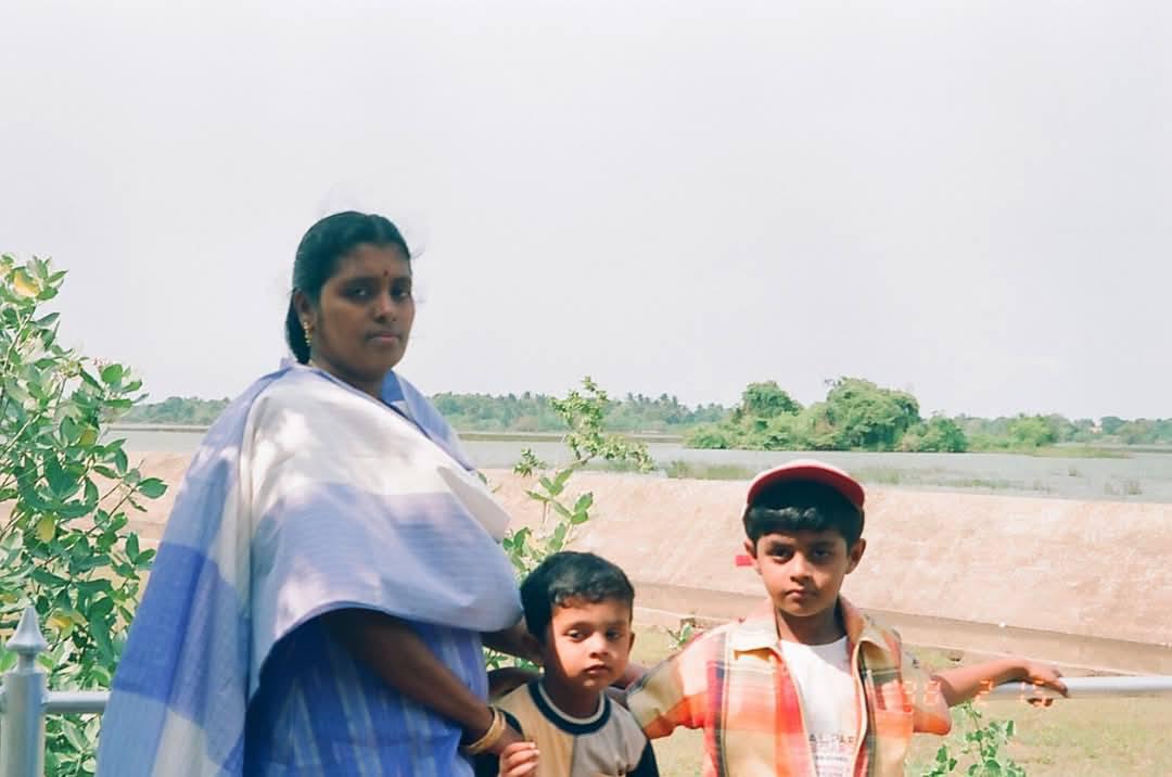 large.HiswifeandkidsneartheKanakampikaik