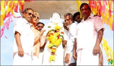 large.chelva_260403_2(L-R)TNAPalrliament