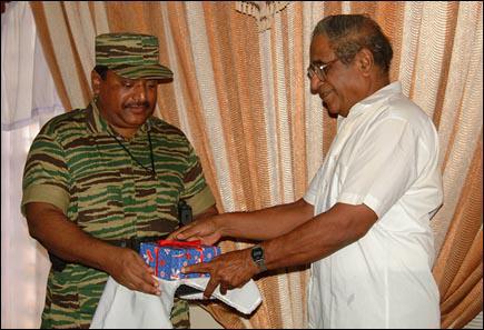 large.praba_awards_dr_gengatharan20April