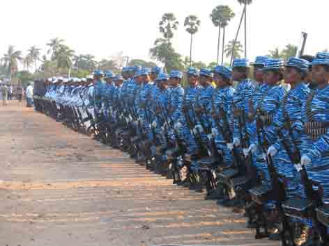 large.LTTESeaTigersParadealongwithSeaBla