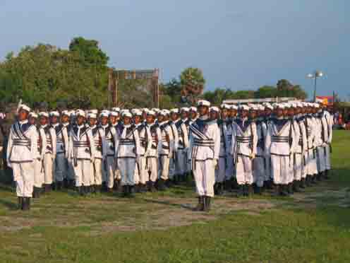 large.LTTESeaTigersParadealongwithSeaBla